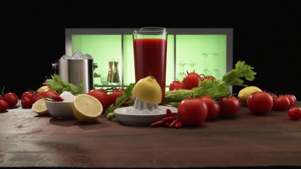 Ingrédients pour Bloody Mary
 - Séquence, vidéo