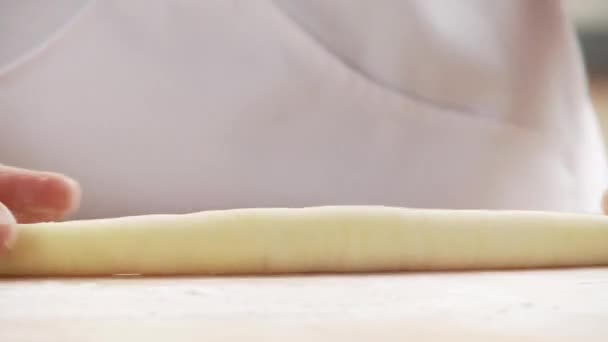 Potato dough being rolled - Πλάνα, βίντεο