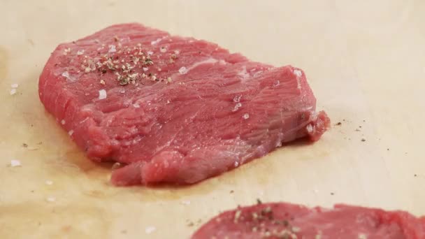 Seasoned veal escalope - Footage, Video