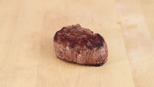 Steak in Scheiben geschnitten - Filmmaterial, Video
