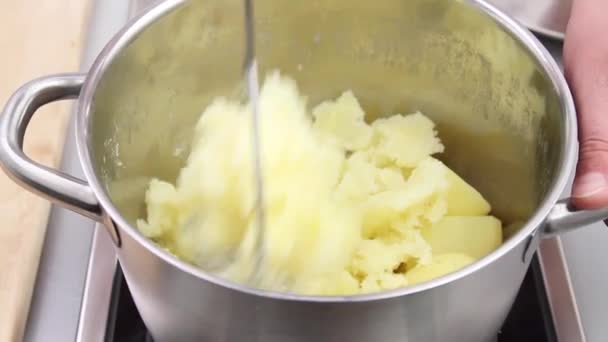 Kypsennetyt perunat
 - Materiaali, video