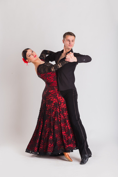 Man and woman posing in dance pose. - Fotografie, Obrázek