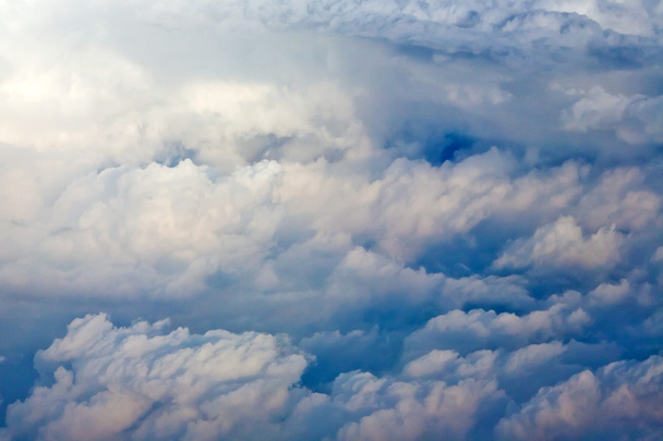 Paesaggio nuvoloso aereo dall'aereo
 - Foto, immagini