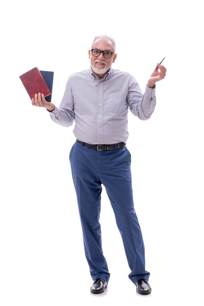 Старий чоловічий бос тримає книги ізольовані на білому - Фото, зображення