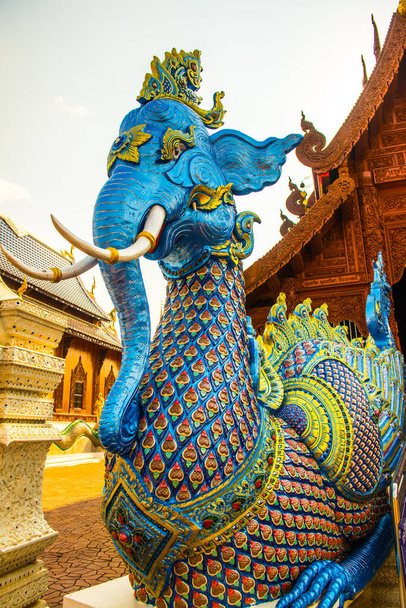Himmapan πλάσμα στο ναό Ban Den, Ταϊλάνδη. - Φωτογραφία, εικόνα