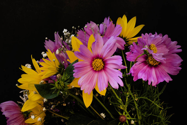 schöner Blumenstrauß, Nahsicht - Foto, Bild