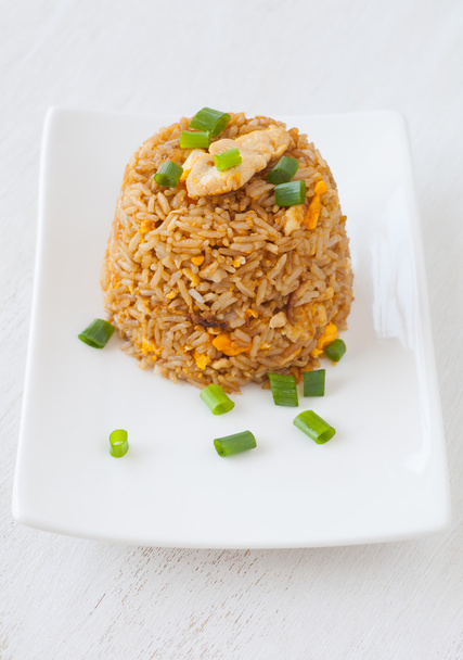 Жареный рис с курицей - Фото, изображение