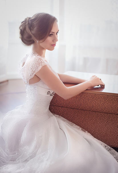 bela noiva em vestido branco - Foto, Imagem