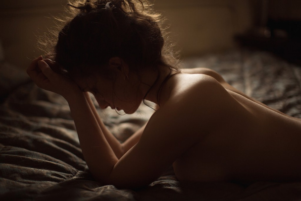 Nude sensual woman in bed - 写真・画像