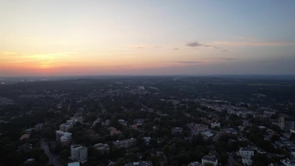 Vista aérea del centro de Bournemouth City of England, Gran Bretaña Reino Unido. Filmación capturada con la cámara de Drone el 9 de septiembre de 2023 durante la puesta del sol - Metraje, vídeo