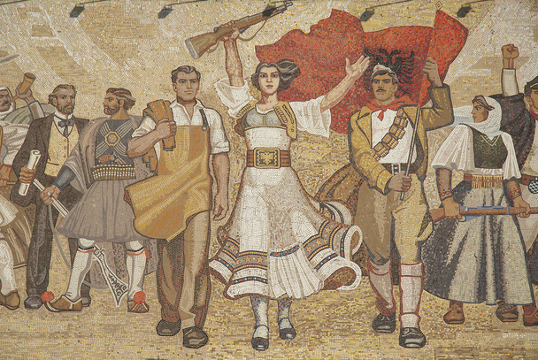 Albanese nationalistische muurschildering in tirana, Albanië - Foto, afbeelding