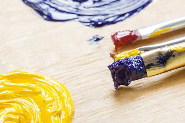 Palette with oil paint and brushes - Photo, Image
