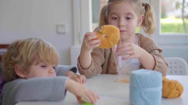 conceito de artesanato crianças em casa  - Filmagem, Vídeo