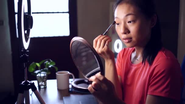 imagens de belo jovem asiático blogger fazendo conteúdo - Filmagem, Vídeo