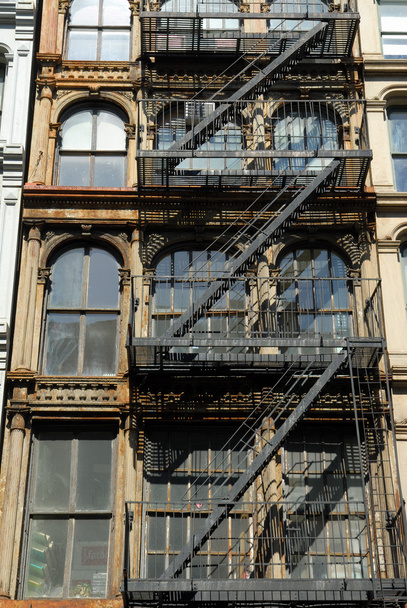 Old building with fire ladder, New York City - Valokuva, kuva