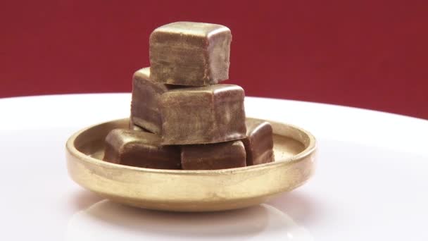 Čokolády s zlatý prach - Záběry, video