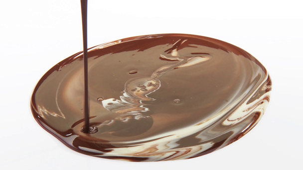 geschmolzene marmorierte Schokolade - Filmmaterial, Video
