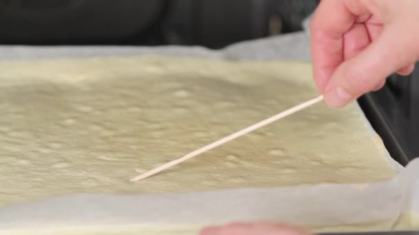 sopa ile test edilen kek - Video, Çekim
