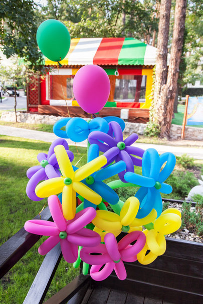 Повітряні кульки у формі квітки
 - Фото, зображення