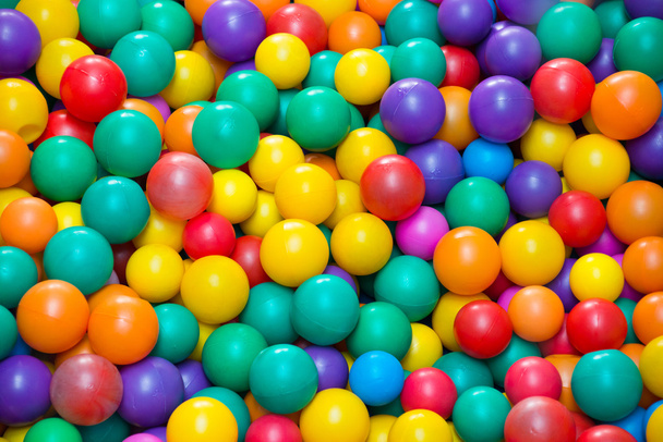 Boules en plastique colorées
 - Photo, image
