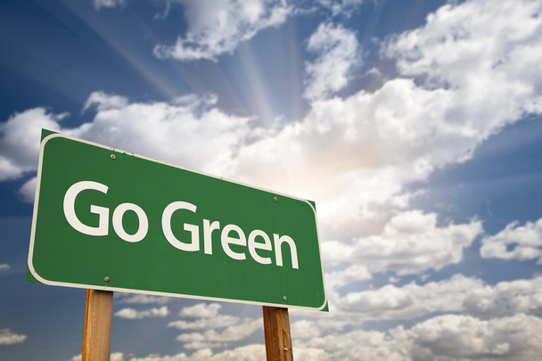 GO GREEN cartello stradale
 - Foto, immagini