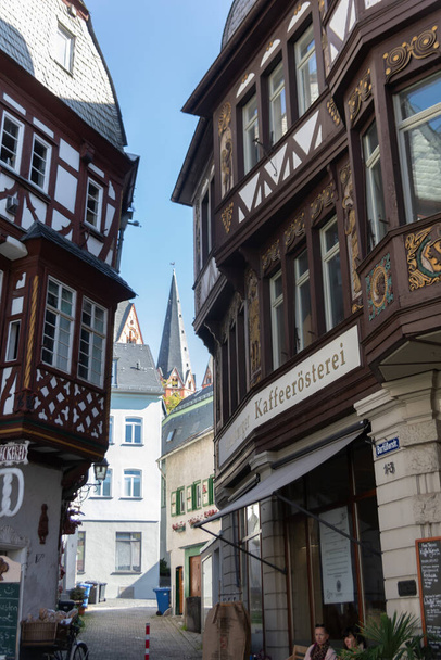 リンブルクの歴史ある古い町で,半分の建物が建っています. - 写真・画像