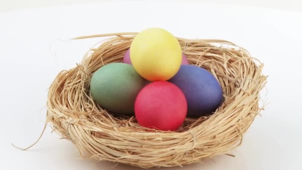 Eieren in nest van Pasen - Video