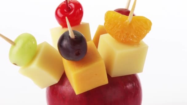 Frutas y aceitunas en palitos
 - Metraje, vídeo
