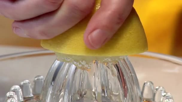 knijpen van een citroen - Video