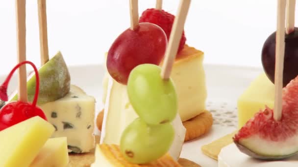 Käse auf Cocktailstangen - Filmmaterial, Video