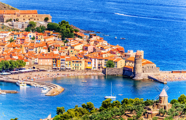 Collioure- Scenic and Historic Bay City, Etelä-Ranska
 - Valokuva, kuva