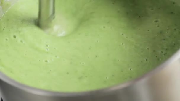 Pureeing エンドウ豆のスープ - 映像、動画