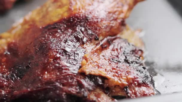 Crispy roast duck - Footage, Video