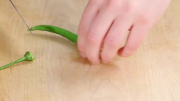 Poivre de piment coupé en deux
 - Séquence, vidéo