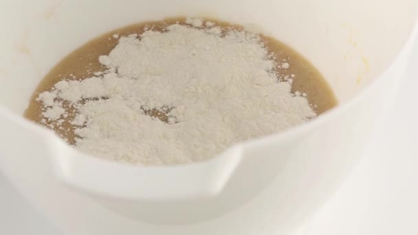 Flour added to bread dough - Felvétel, videó