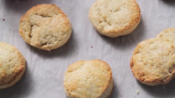 biscuits fraîchement cuits
 - Séquence, vidéo
