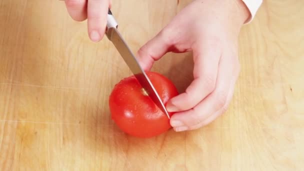 Tomate coupée en deux
 - Séquence, vidéo