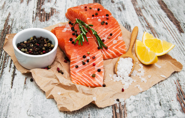 portions of fresh salmon fillet  - Фото, зображення