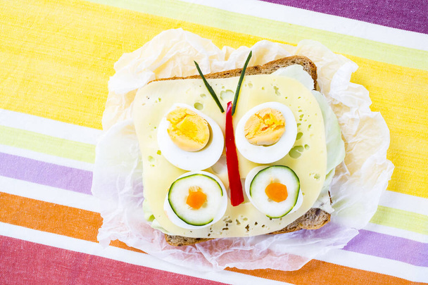 蝶サンドイッチの子供のための健康と楽しい食品 - 写真・画像