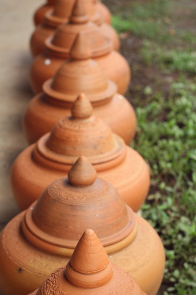 Earthenware brown - in the market. - Photo, Image