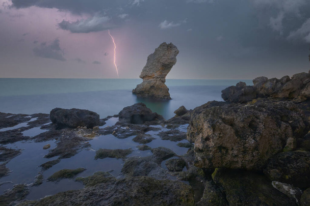 Zwarte Zee kust in Turkije Kirklareli provincie kiyikoy en prachtige achtergrond foto - Foto, afbeelding