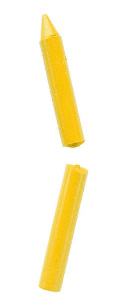 Lápices de colores amarillos aislados sobre fondo blanco, palos rotos - Foto, Imagen