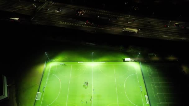 Auto-estradas britânicas à noite. Capturado com a câmera do drone em outubro 25th, 2022 - Filmagem, Vídeo