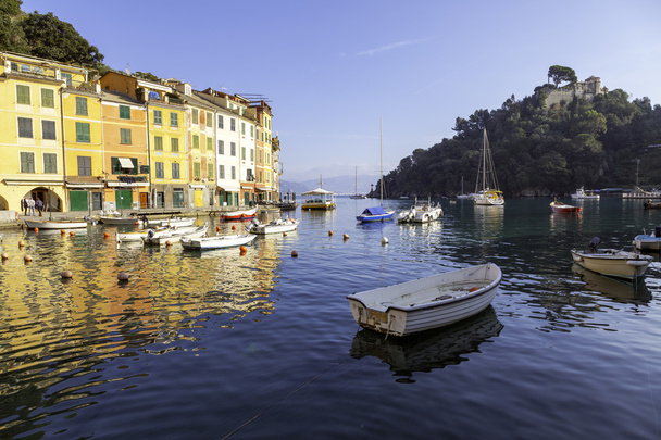 Bahía Portofino, mar de Liguria, vista de invierno. Imagen en color
 - Foto, Imagen