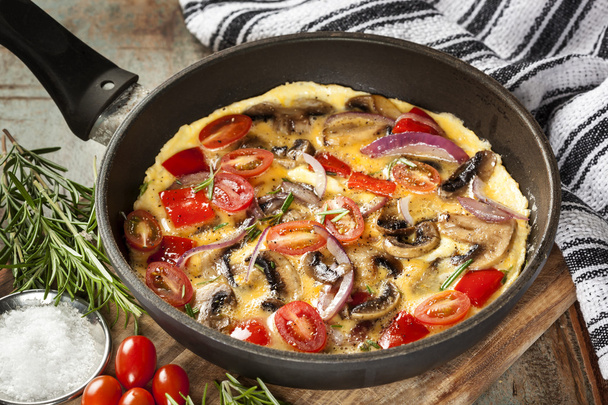 Cooking Omelet in Frypan - Foto, immagini