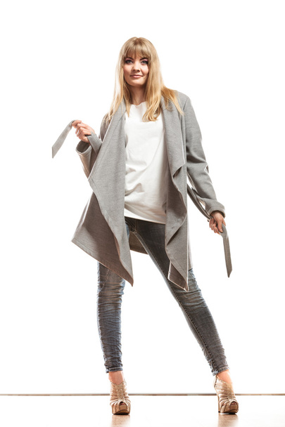 Woman in gray coat posing - Foto, immagini