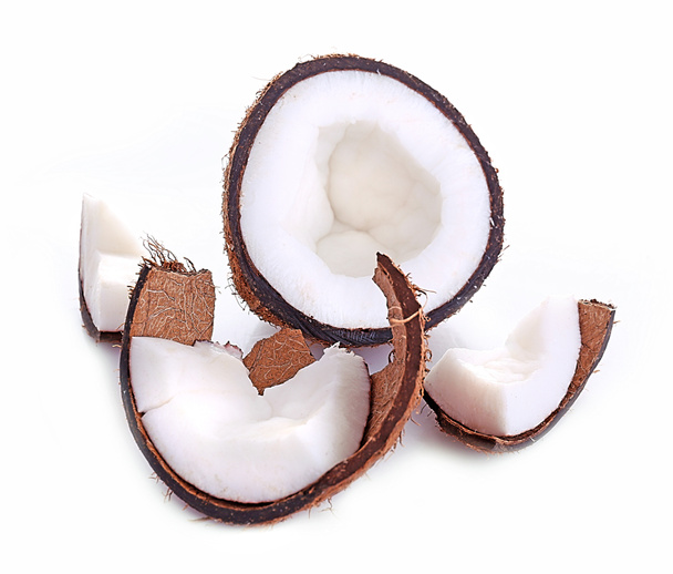 Расколотый кокос изолирован на белом
 - Фото, изображение