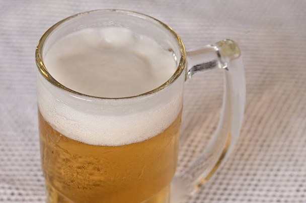 caneca de cerveja de rascunho frio bebida alcoólica pilsner imagem de cerveja - Foto, Imagem