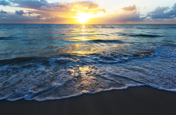 Beautiful sea sunset - Фото, изображение