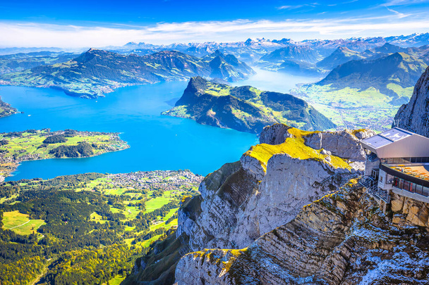 Вид на озеро Лузерн з піку Пілатус, мальовнича природа Швейцарії - Фото, зображення